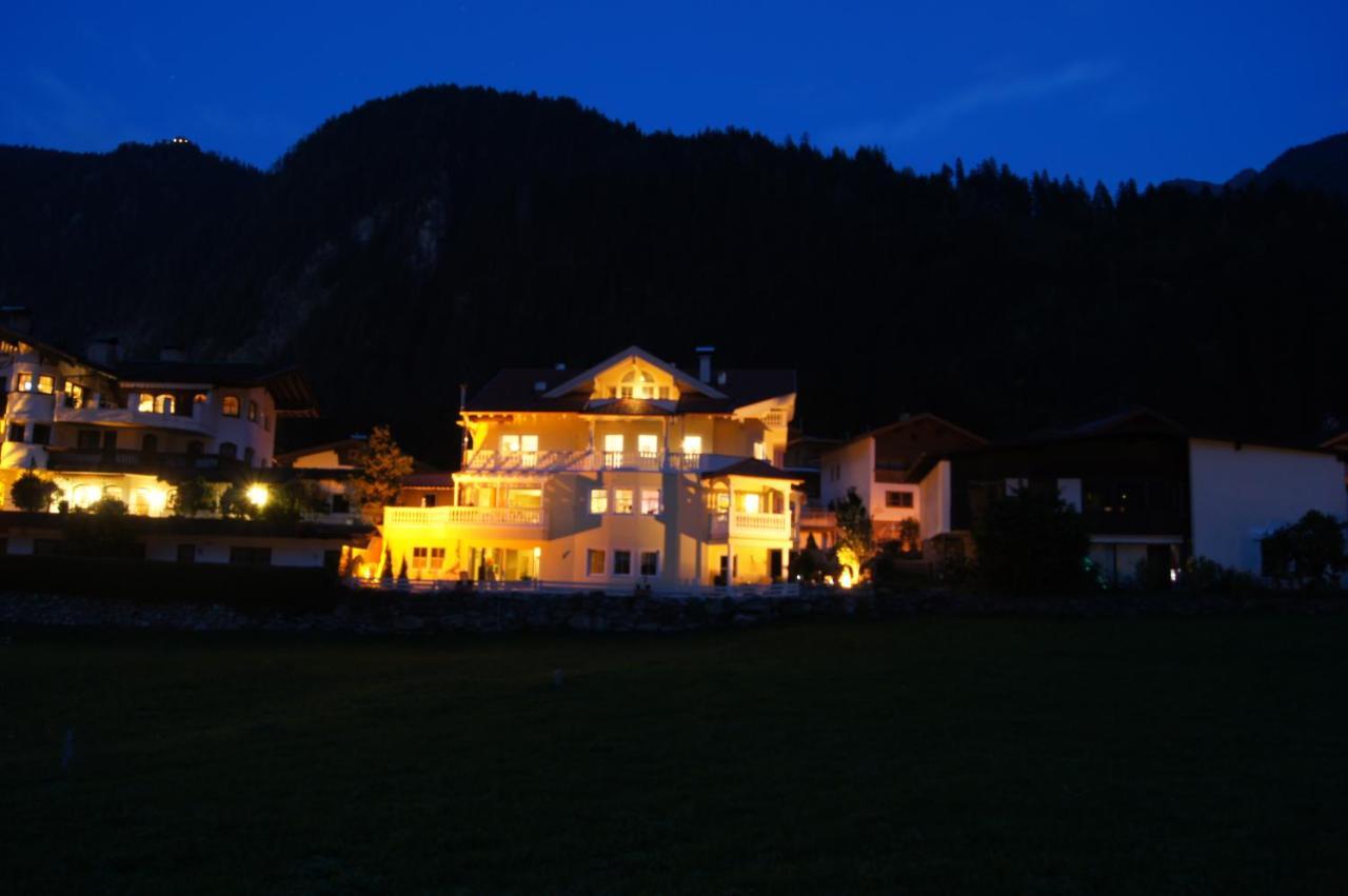 Villa Romantica Appartement Mayrhofen Ngoại thất bức ảnh